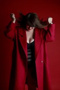 mélange de photographies de femmes réalisées en studio photo - photographies expressives et émotionnelles - studio photo haut de gamme à lyon - Emilie Minary studio 