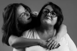 mélange de photographies de femmes réalisées en studio photo - photographies expressives et émotionnelles - studio photo haut de gamme à lyon - Emilie Minary studio 