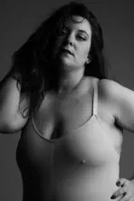 grille d'images de femmes photographiées en studio photo sur le thème de la confiance en soi - image de soi- photo self love- photo estime de soi