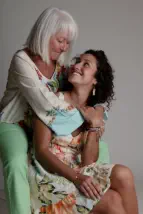 mélange de photographies en studio - portrait de famille spontané - grossesse - couple - famille 