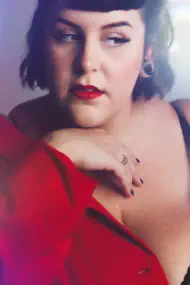 mélanges de photographies de femmes réalisées en studio photo à Lyon - Book modèle - portrait artistique noir et blanc - Portrait éditorial femme posture mode – séance book comédienne - photographie d’art studio Lyon 