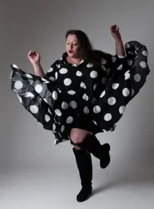 potrait mode et éditorial d’une photographe portraitiste – lumière douce studio – Emilie Minary photographe femme à Lyon